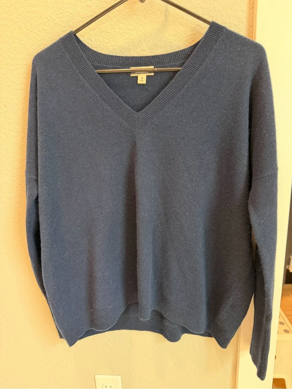 J. Crew Navy Blue Women's V-Neck Sweater 100% cashmere